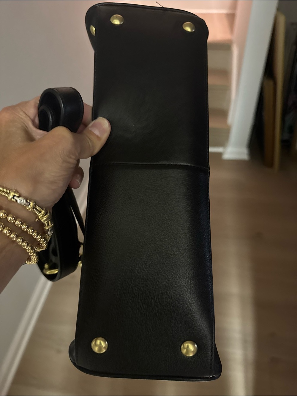Black Coach leather bag with gold studs - Picture 5 of 5